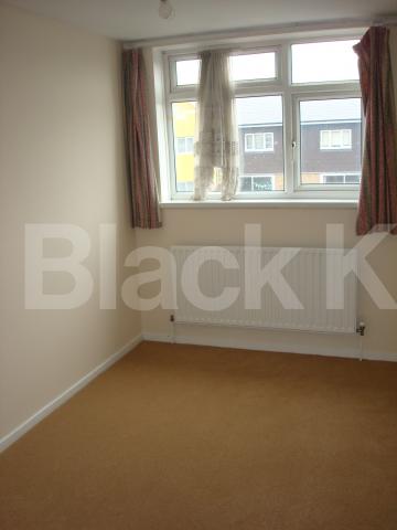 			New Instruction, 5 Bedroom, 1 bath, 1 reception Flat			 North Road, Calidonian Road